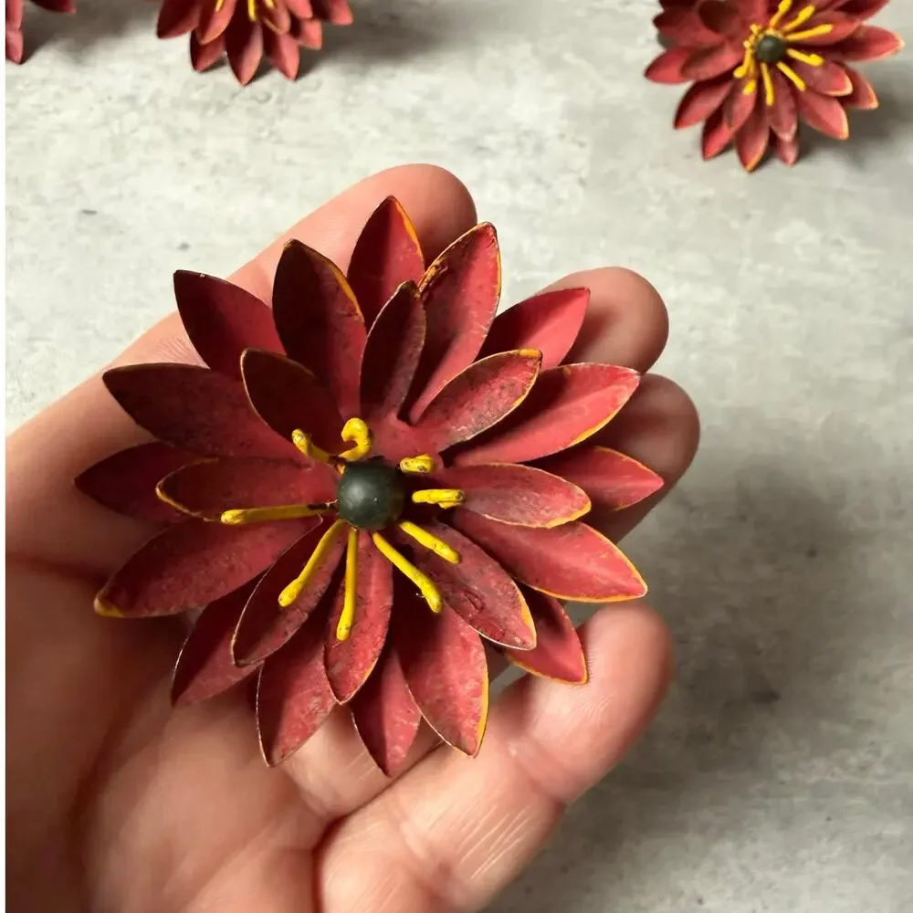 Pier 1 Metal Chrysanthemum Flower Napkin Rings Rustic Red Yellow Pistil Set of 8